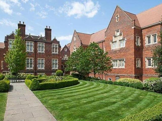 House for rent in Navestock Side