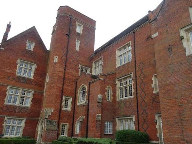 House for rent in Navestock Side