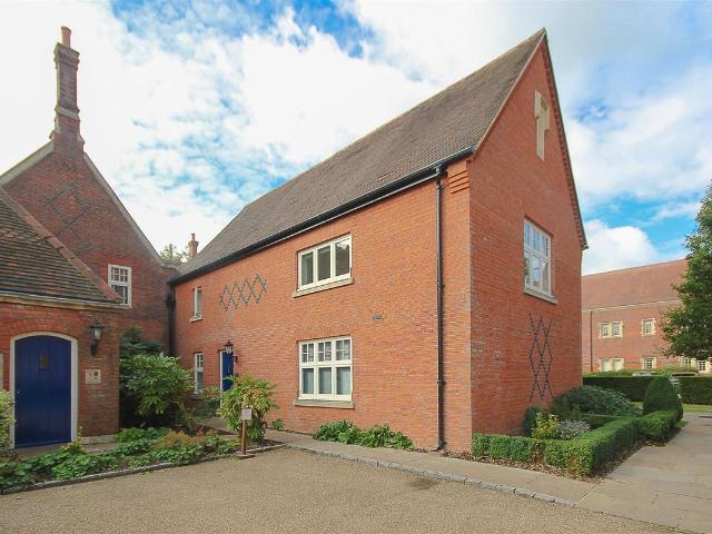 Apartment for rent in The Galleries, Navestock Side
