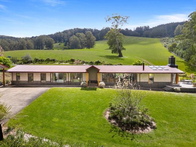 House for sale in Gilderoy, Melbourne