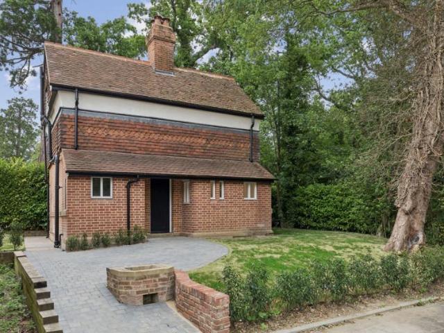 Property for sale in Harrow Weald, Greater London