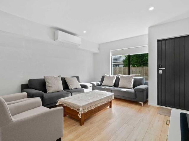 Townhouse for rent in The Gardens, Manurewa