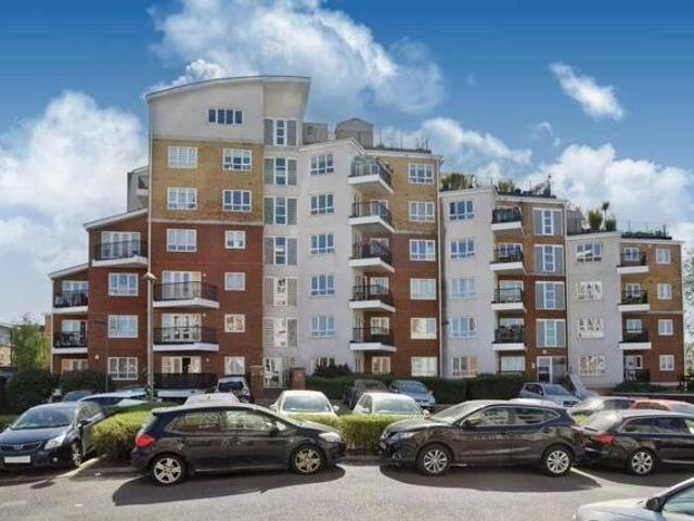 House for sale in Holywell Estate, North Watford