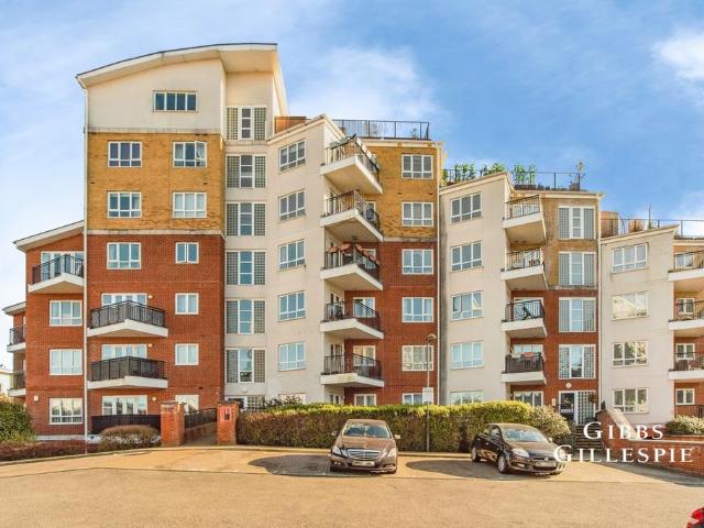 Apartment for rent in Holywell Estate, North Watford