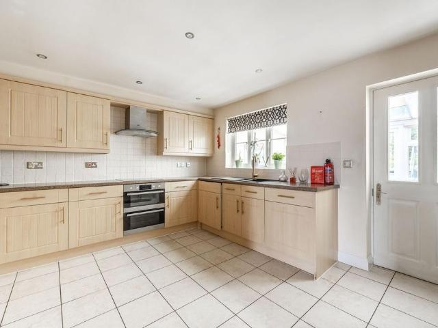 Apartment for rent in Holywell Estate, North Watford
