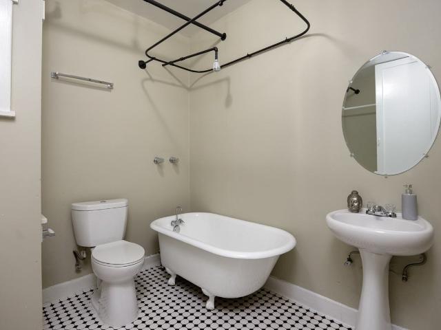 Apartment for rent in Long Beach, California