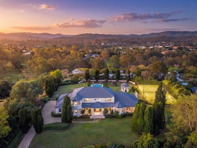 Cottage for sale in Toombul, Queensland