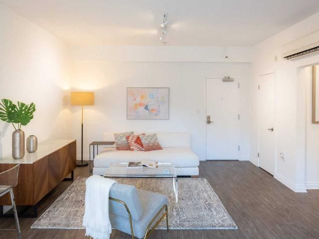 Apartment for rent in Canoga Park, California