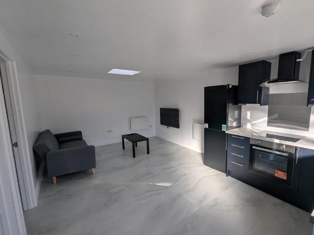 Apartment for rent in Clayhall, Greater London