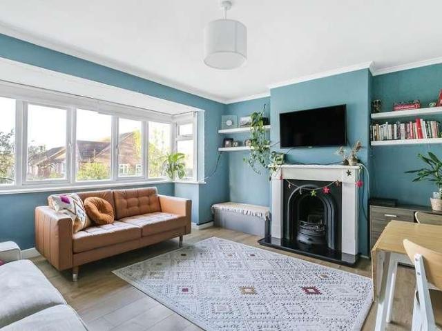 House for rent in Oakwood, Greater London