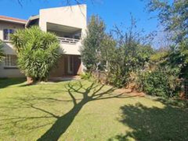 Townhouse for sale in Eden Glen, City of Ekurhuleni Metropolitan Municipality
