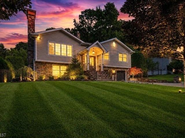 House for sale in Cedar Grove, New Jersey