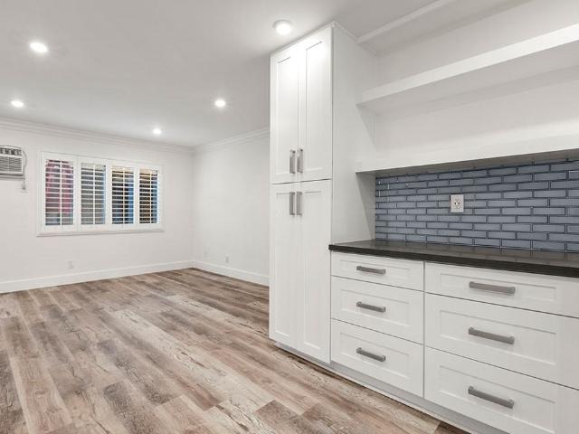 Apartment for rent in Canoga Park, California