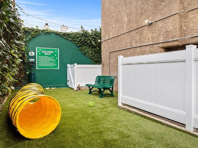 Apartment for rent in Palms, Los Angeles