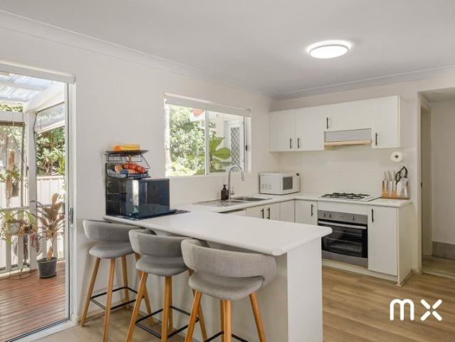 Townhouse for rent in Wollongong West, New South Wales