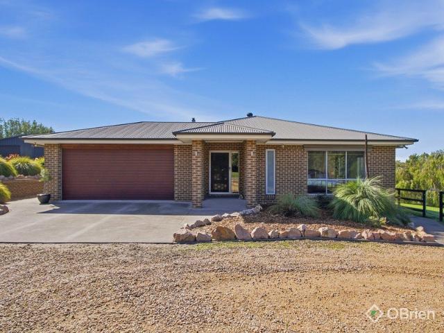 House for sale in Mount Taylor, Victoria