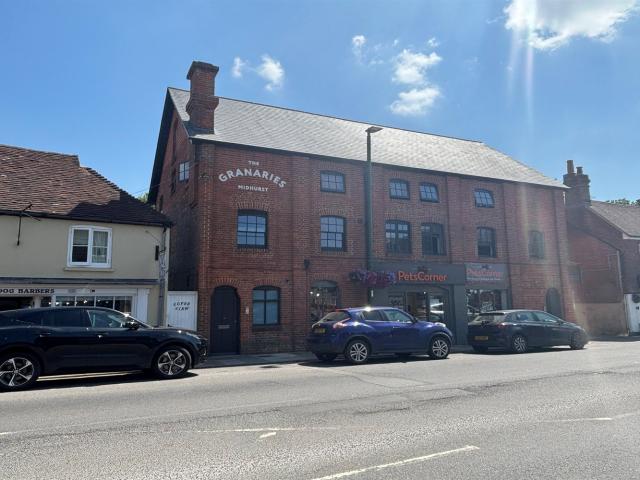 Apartment for rent in Littlecote, West Sussex