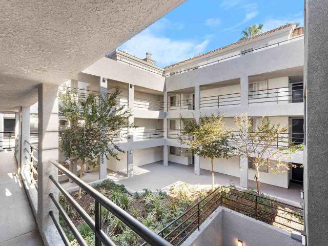 Apartment for rent in Costa Mesa, California