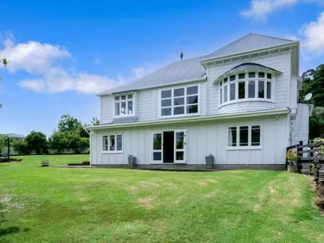 House for rent in Oratia