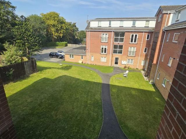 Apartment for rent in Woodhey, Bebington