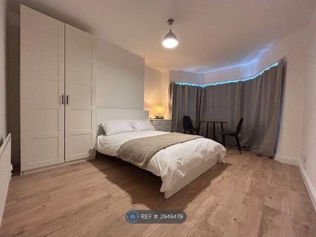 Apartment for rent in London Borough of Hounslow, Strand