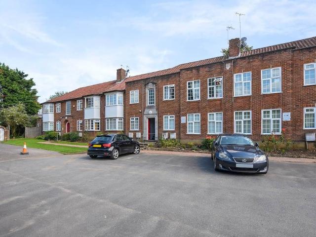Apartment for rent in Whetstone, Oakleigh Park