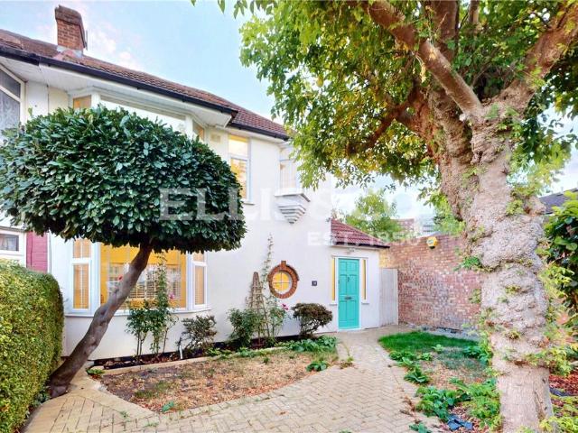 House for rent in London Borough of Brent, Greater London