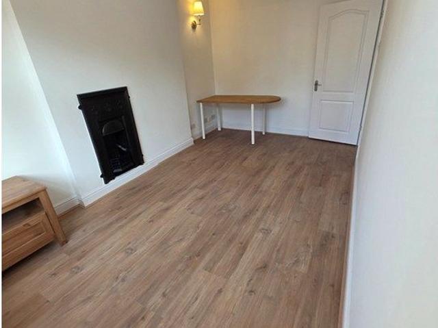 Apartment for rent in Grange Park, Greater London
