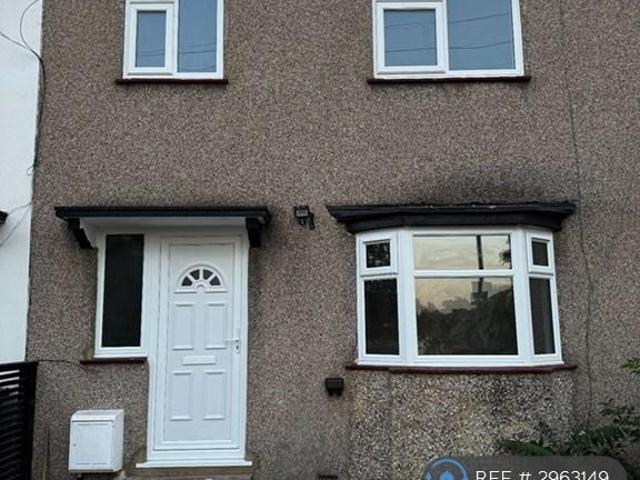 House for rent in London Borough of Ealing, Greater London