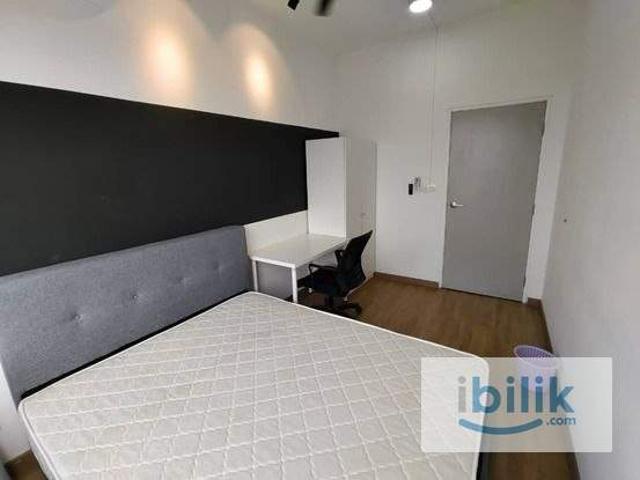 Room for rent in Petaling, Alam Impian