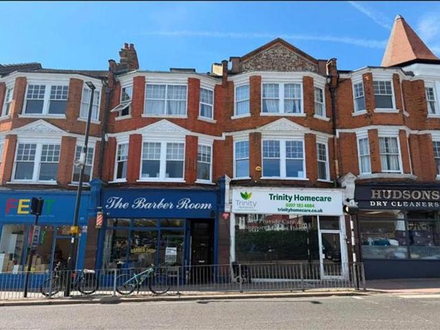 Apartment for rent in Winchmore Hill, Edmonton