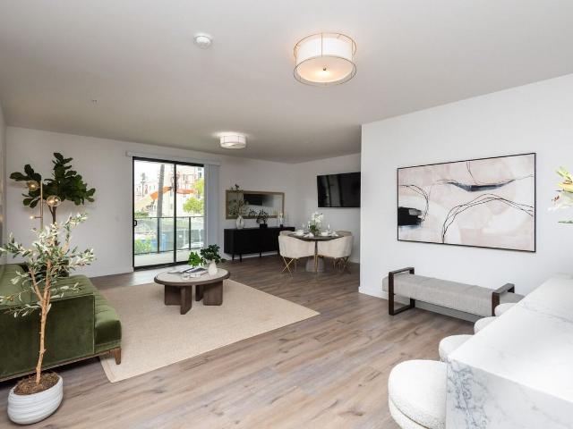 Apartment for rent in Canoga Park, California