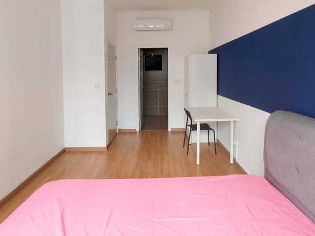 Room for rent in Petaling, Alam Impian