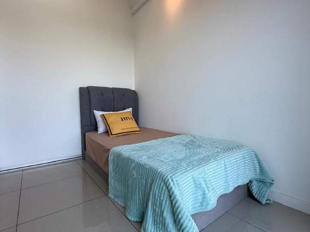 Room for rent in Petaling, Alam Impian