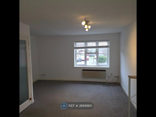 Apartment for rent in Ickenham, Greater London