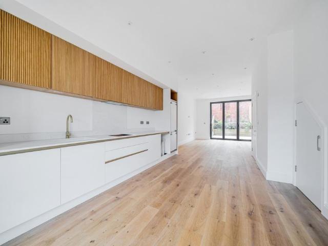 House for rent in London Borough of Croydon, Greater London