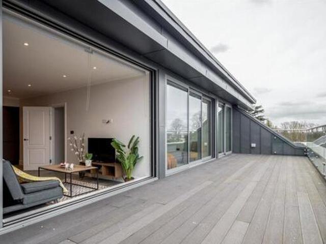 House for sale in Isleworth, Greater London