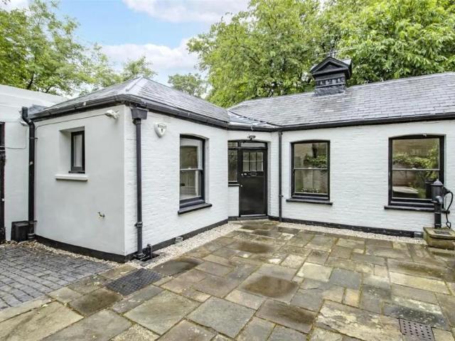 House for rent in Fitzroy Park allotments, Greater London