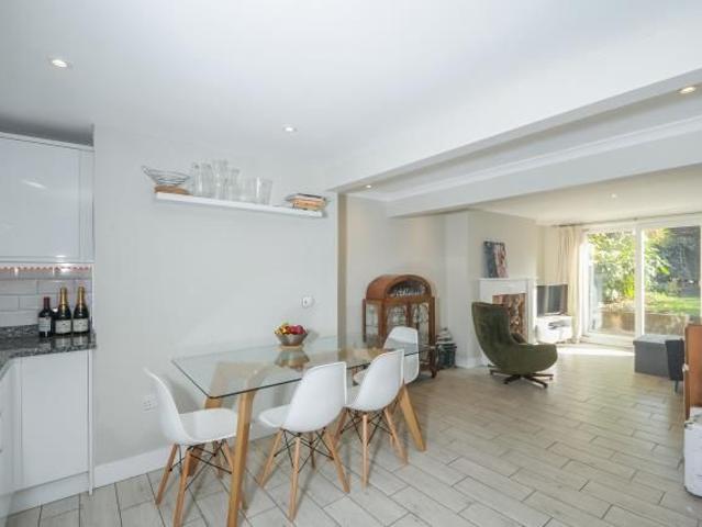 Apartment for rent in Newtown, Reading