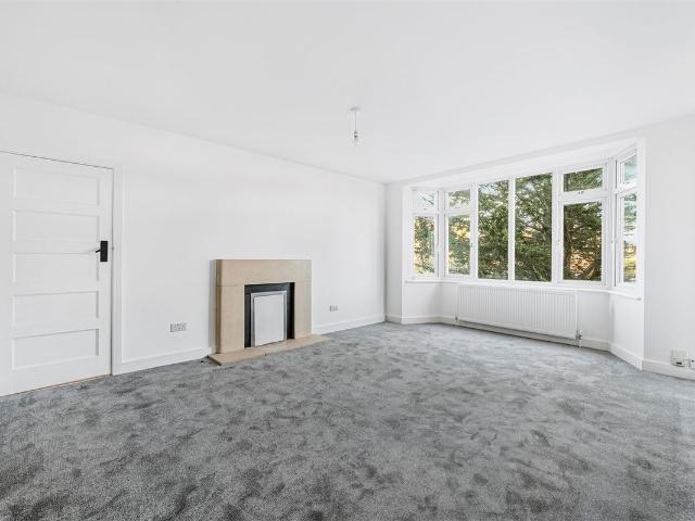 Apartment for rent in St Margarets, Greater London