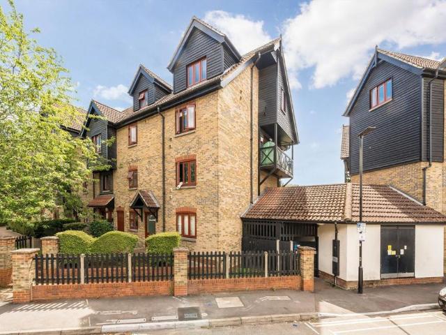 Apartment for rent in London Borough of Hounslow, Greater London