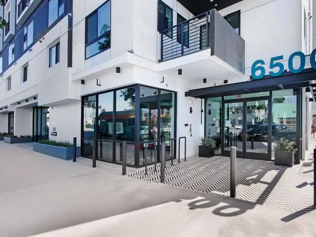 Apartment for rent in Canoga Park, California