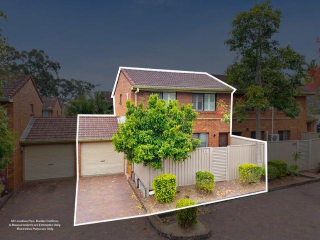Townhouse for sale in Springwood, Greater Brisbane