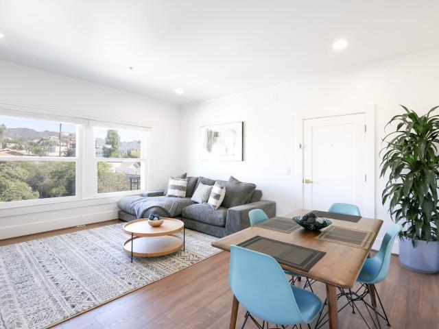 Apartment for rent in Canoga Park, California