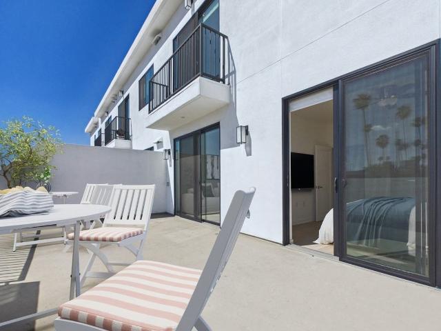Apartment for rent in Canoga Park, California