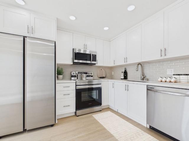 Apartment for rent in Canoga Park, California