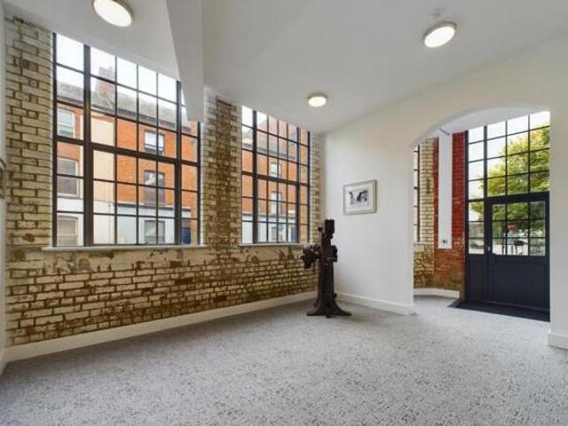 House for sale in Northampton, Northamptonshire