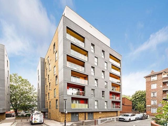 Apartment for rent in St. George in the East, Greater London