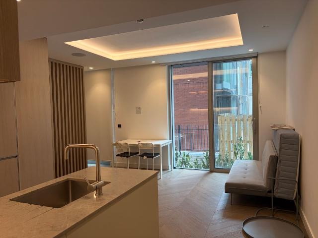 Studio for rent in Aldgate, Lyons