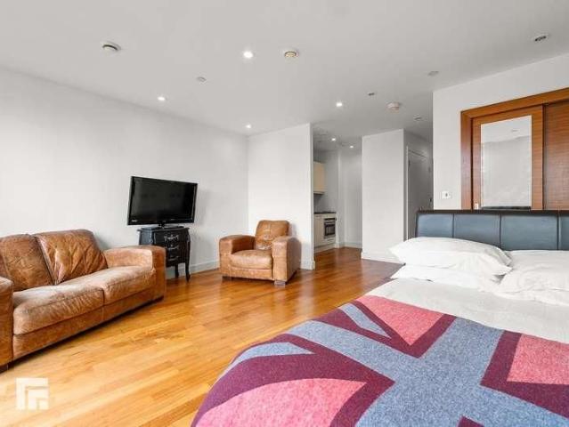 Apartment for rent in Cardiff City Centre, Cardiff